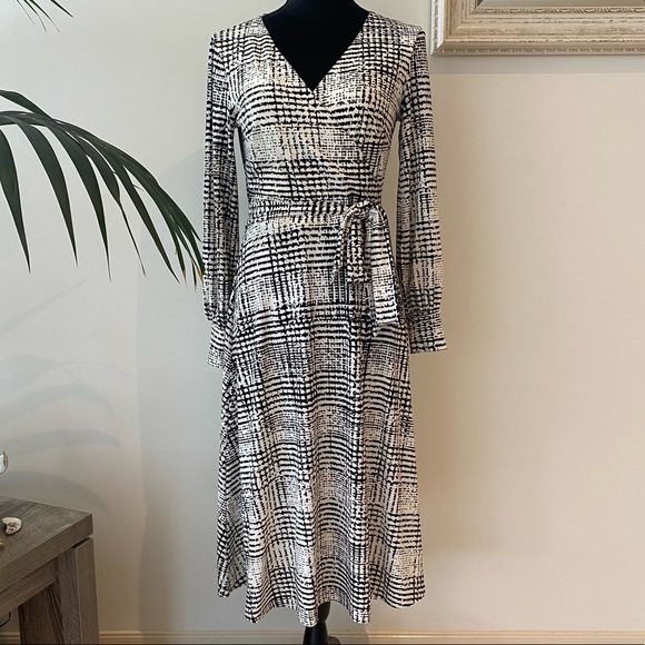 H&M Dresses & Skirts - H&M Gingham White and black Faux Wrap Formal Midi Dress Long Sleeves Size 10